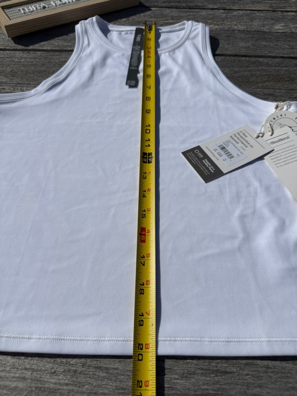 VUORI AllTheFeels Crew Tank WHITE size LARGE nwt - Picture 4 of 5